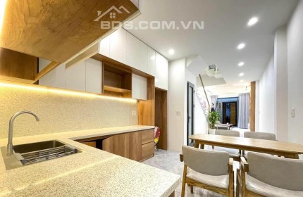 Bán nhà2  mặt tiền Huỳnh Ngọc Huệ 5 tỷ