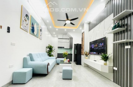 Nhỉnh 2 tỷ có ngay nhà mới tại Đại La, Hai Bà Trưng, 30 m 5 tầng, lô góc
