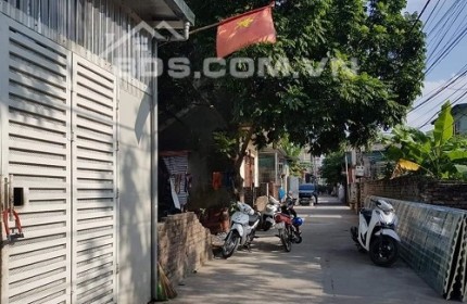 Bán nhà phố Gia Quất giá rẻ chỉ 2,9 Tỷ diện tích 40m2 ô tô đỗ cửa