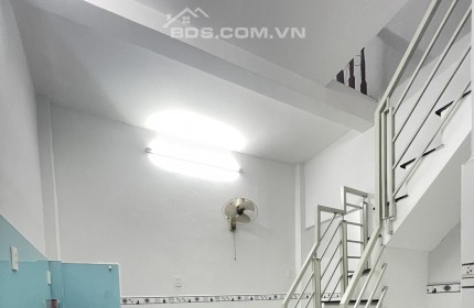 Lê Hồng Phong, Q10, 52m2, 2 Tầng BTCT, 3PN, Sổ vuông vức, gần mặt tiền