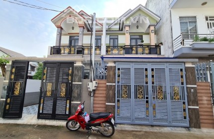 Bán nhà 3phòng ngủ DTSD:150m2 Sổ Riêng gần Chợ Bà Lát Bình Chánh