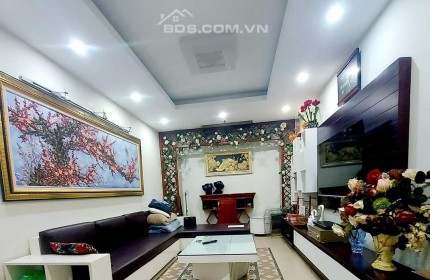 Bán nhà phố Nguyễn Thái Học, Ba Đình, OTO đỗ cổng, cách phố 5M 70m2, 6T giá 11 tỷ