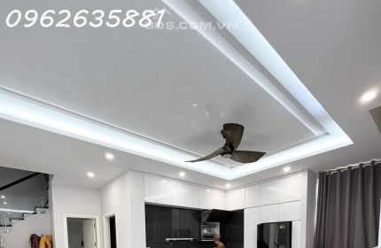 BIỆT THỰ ĐƠN LẬP, SÂN VƯỜN HIẾM CÓ, 230M2, 3 TẦNG, NHỈNH 20 TỶ, NGANG NHÀ THÔ. (20.5 TỶ)