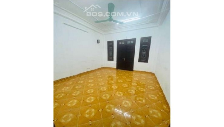 Cho thuê nhà ngõ 118 phố Nguyễn Khánh Toàn, Diện tíc 65m2 x 4 tầng, mỗi tầng 2 phòng 1 phụ có ĐH, NL