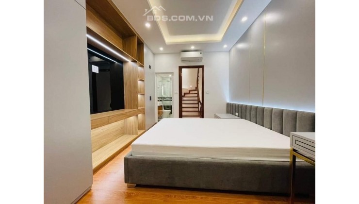 BÁN NHÀ LẠC LONG QUÂN 48M2 NHỈNH 5 TỶ - GIAO THÔNG TIỆN CÁC NGẢ - CÁCH Ô TÔ 5M - ĐI BỘ RA HỒ TÂY