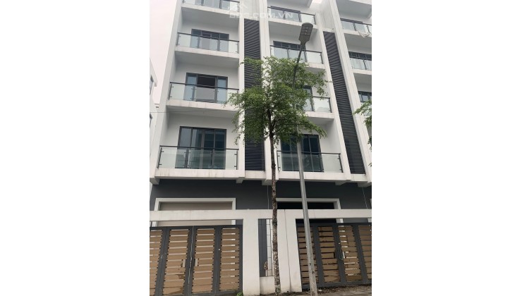 BÁN NHÀ LIỀN KỀ mặt đường HOÀNG QUỐC VIỆT KÉO DÀI- Cạnh GOLDMARK City 136 Hồ Tùng Mậu Hà Nội