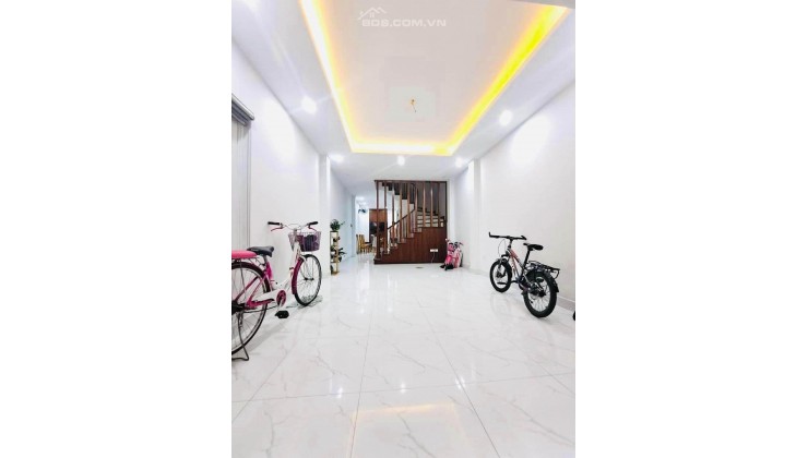 BÁN NHÀ CỰC HIẾM THANH XUÂN 30M2*5T, PHÂN LÔ, NGÕ Ô TÔ TRÁNH, CHỈ 3 TỶ, LH 0975666943