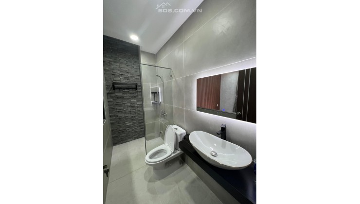 BỚT 300TR BÁN NHANH NHÀ 2PN, 2WC, SHR HOÀN CÔNG ĐỦ Đ.HOÀNG VĂN THỤ, P.4, Q.TÂN BÌNH.