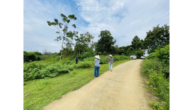 Nghỉ dưỡng có ven suối tại Tiến Xuân, Thạch Thất 4400m2, thế cao view hồ. Lh 0984.23.5555