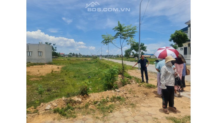 Sầm Sơn - Thanh Hóa 125m2 mặt đường duyên hải ven biển 1,95 tỷ Khu Đấu Giá Đồng Bông