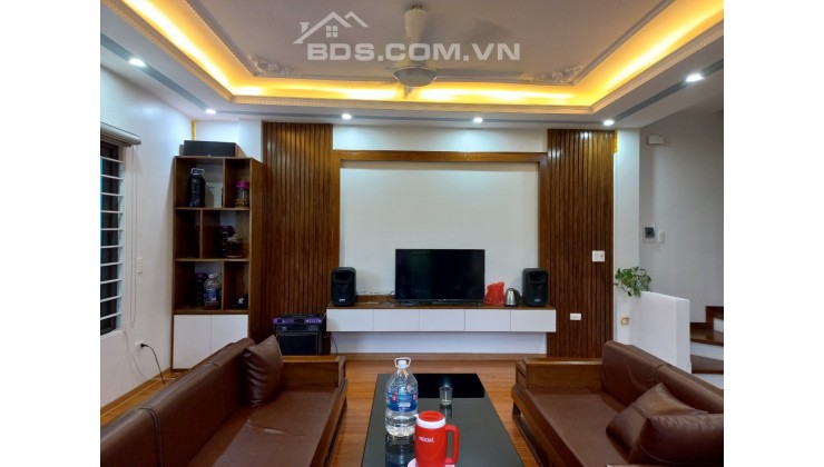 BÁN NHÀ 5 TẦNG 55M2 MT 4M,Ô TÔ ĐỖ CỬA VIEW HỒ ĐIỀU HÒA HƠN 3 TỶ