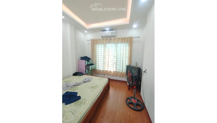 Nhà đẹp ở ngay! Lô góc Vũ Tông Phan, vị trí đẹp, gần phố, ngõ 3m, 32m2, 5T, giá 3.5 tỷ thương lượng