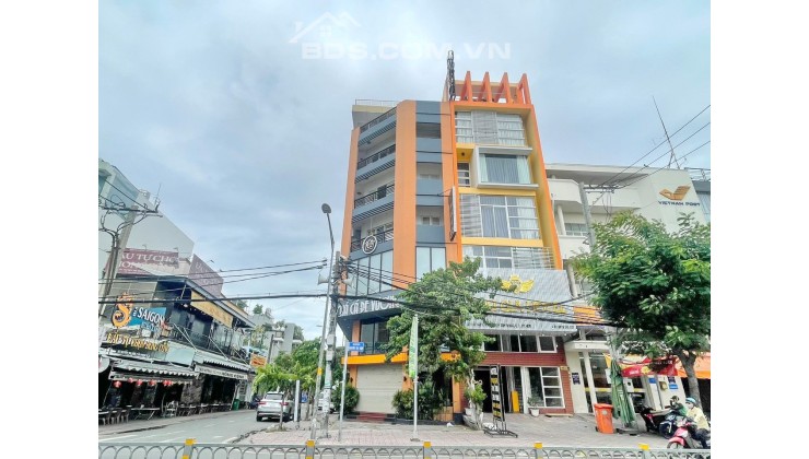 Bán căn góc 561 Nguyễn Thị Thập, lửng 6 lầu DT: 6x18m NH, Quận 7