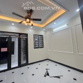 Bán nhà Ngọc Lâm, Long Biên, 40m2, 5T, 4.1ty, nhà đẹp, vị trí đẹp,