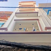 Bán nhà ngõ Gốc Đề Hoàng Mai. DT: 40m2 xây 4 tầng, MT: 3,3m giá 4,7tỷ.
