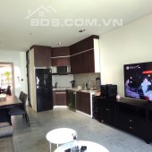 Nhà gần phố Trạm,DT 43m2, 6 tầng thang máy, ô tô vào nhà,KD,nhỉnh giá 6 tỷ