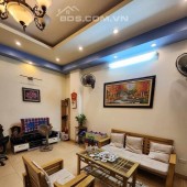 Bán nhà Hoàng Quốc Việt 42m2 5 tầng mặt tiền 4.5 mét giá 5.2 tỷ