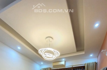 BÁN NHÀ 4 TẦNG DÂN XÂY 62M2 PHÂN LÔ KINH DOANH TẠI HOÀNG SÂM CẦU GIẤY GIÁ 13.5 TỶ