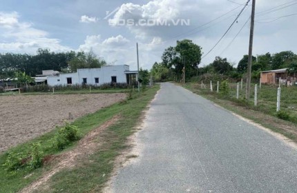 CẦN BÁN NHANH 612M2 ĐẤT XÂY TRỌ ĐƯỢC LIỀN NGAY CHỢ, SÁT ỦY BAN DÂN ĐÔNG. GIÁ 380 TRIỆU