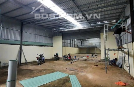 Xưởng đẹp mới tinh! 300m2 xe 10 Tấn, mộc cơ khí...