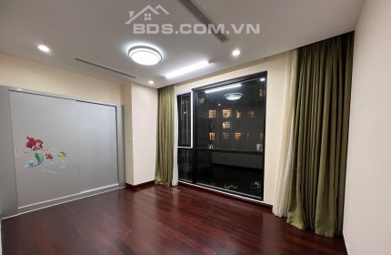 Chung cư Royal City, Nguyễn Trãi Thanh Xuân, Nhà đẹp ở ngay 158 m2, 3 phòng ngủ nhỉnh 10 tỷ