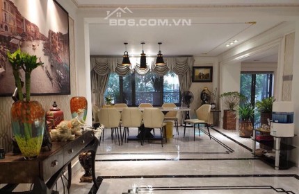 Biệt thự Phú Mỹ Hưng, 340m2, đơn lập, căn góc, giá 115 tỉ