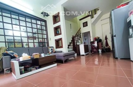 Bán nhà ngõ Kim Giang, Hoàng Mai, 30m2, 4 tầng, 3 ngủ, giá 2.83 tỷ