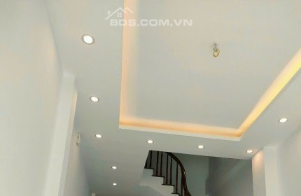 BÁN GẤP  nhà phố Bùi Xương Trạch, Thanh Xuân. 38m2 x 5T, MT 4,6m, Lô góc.Giá 4 tỷ