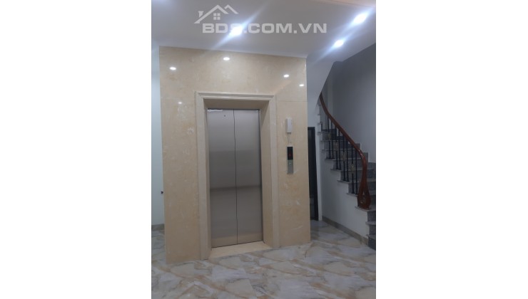 Nhà phố Ngọc Khánh, 46m2, 6 tầng, mặt tiền 6,5m, 6.9 tỷ.