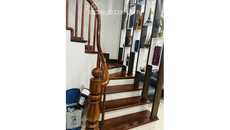 Bán nhà Đường Thịnh Quang full nội thất lô góc 35m2 6Tg MT 4,3m chỉ 6,2 tỷ.