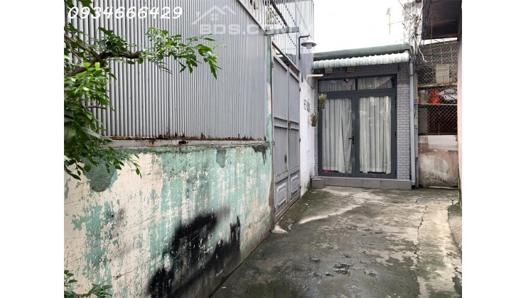 Nhà bán gấp sát đường Nam Hòa, Q9. dt khủng 90m2, giá chỉ 3.x tỷ