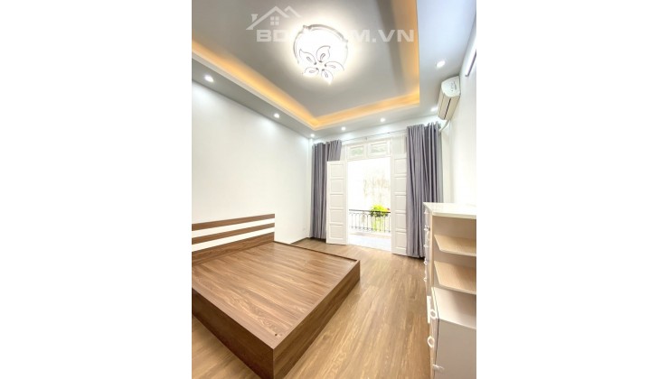 Bán nhà Trung Kính 50m2 4T ở luôn 6.5 Tỷ chính chủ có thương lượng