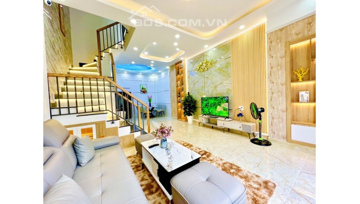 Bán nhà Quang Trung, Gò Vấp, hẻm oto, 46m2, 4 tầng, giá hơn 6 tỷ.