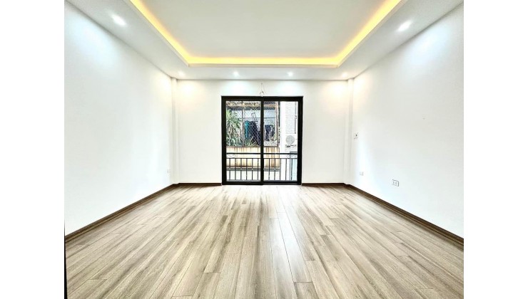 Bán nhà 6 tầng thang máy khu vực Từ Liêm, 40m2 giá 4.58 tỷ