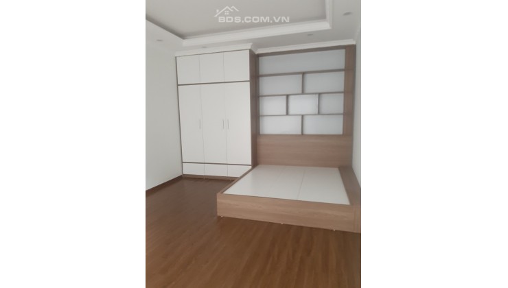 Nhà phố Ngọc Khánh, 46m2, 6 tầng, mặt tiền 6,5m, 6.9 tỷ.