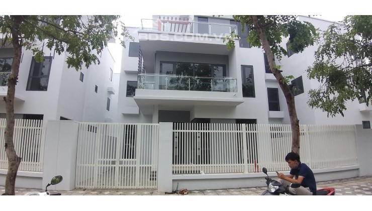 Cho thuê biệt thự Xuân Phương, 150m2, 4 tầng, hoàn thiện, 22 triệu/tháng làm văn phòng