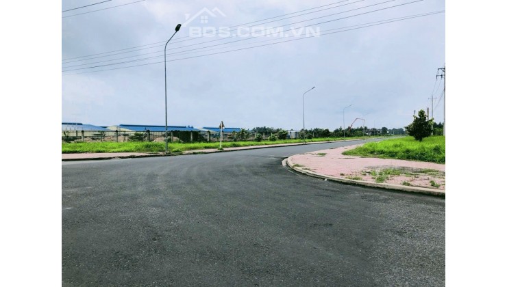 BÁN 3 LÔ 900M2 SẴN THỔ CƯ,SỔ RIÊNG NGAY KCN CHỈ 1,36 TỶ DÂN CƯ ĐÔNG ĐÚC.