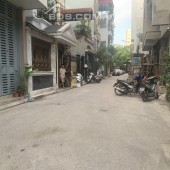 nhà đẹp Nguyễn Văn Cừ, 70m x 5tầng, trung tâm Gia Thuỵ, gara, ôtô tránh