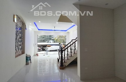 Bán nhà Hồ Tây 51m  ô tô tránh kinh doanh, 4 tầng, 9 tỷ 7