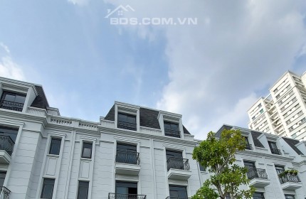 Bán Nhà Hàng Xóm Đoàn Di Băng, KDC AMELIE Phú Mỹ Hưng, 236m2, Chỉ 12 Tỷ