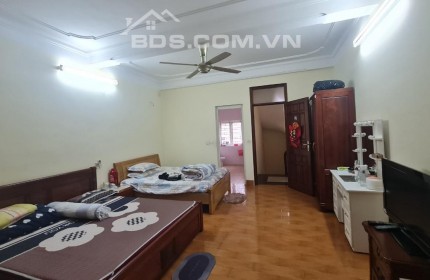 Bán nhà Khương Trung diện tích rộng 70m2 mặt tiền rộng gần hồ cách ô tô 50m, đầu tư hoặc ở đều được, chỉ 6.3 tỷ.