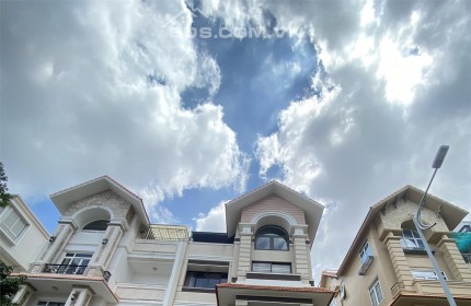 Bán Nhà Mặt Tiền Nguyễn Trọng Tuyển, Phường 10, Quận Phú Quận.DT 10M Dài 17M Giá 42 Tỷ vị Trí siêu Đẹp