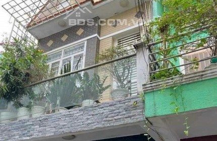 Bán nhà Lạc Long Quân, 45m², Hẻm 1/ rộng 3.5m, giá 5.2 tỷ