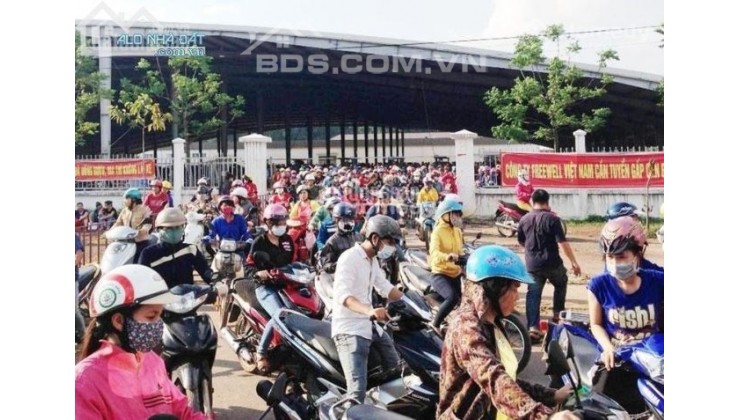 CẦN BÁN 207M2 NGAY NGAY CHỢ, ĐƯỜNG 18M, DÂN CƯ ĐÔNG, SÁT CHỢ GIÁ 140TR