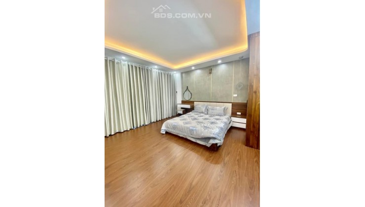 Bán nhà 5 tầng phố Vip Nguyễn Sơn, Full nội thất xịn xò,nhiều tiện ích