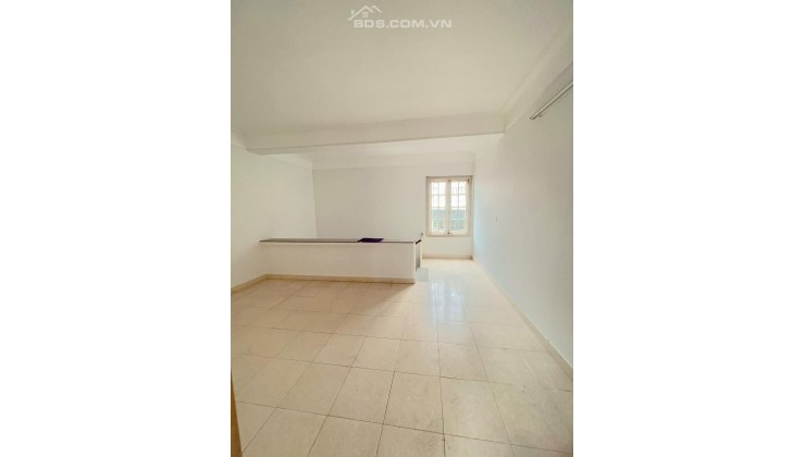 SIÊU PHẨM NGÃ TƯ SỞ - Ô TÔ TRÁNH - PHÂN LÔ CÁN BỘ CAO CẤP - THÔNG SỐ VÀNG