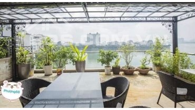 Bán nhà mặt Hồ Tây phố Quảng An, 200 m2 7 Tầng mặt tiền 8m nở hậu