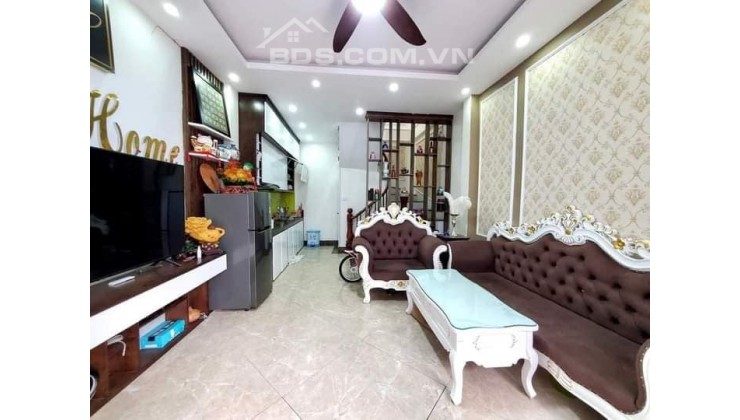 Chính chủ nhờ bán nhà Trương Định 36m2-5T ĐẸP ,ở luôn, ô tô giá rẻ hỉ 3 tỷ 4 , sổ đỏ . LH 0987136162