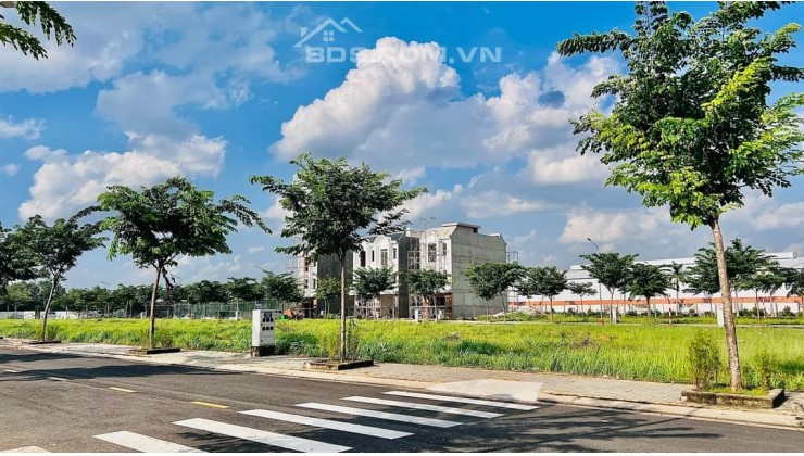 – Nhà đất mặt tiền đường Huỳnh Văn, Khánh Bình – sổ hồng riêng