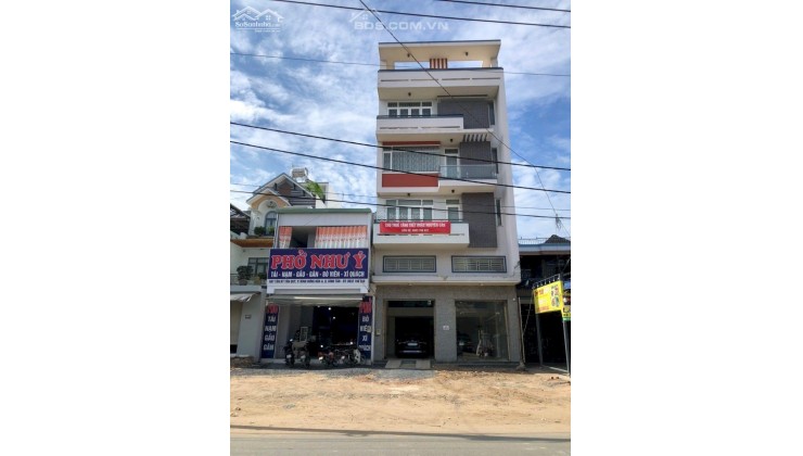 Bán nhà MT đường Tân Kỳ Tân Quý, Bình Tân. DT: 8x26,5m. Nhà 1trệt, 1lửng, 4lầu. Giá bán: 42 tỷ.